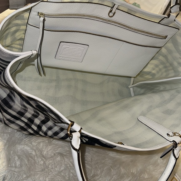 COACH THE LARGE WAVY GINGHAM CANVAS EAST/WEST TOWN TOTE NWOT - Picture 6 of 10